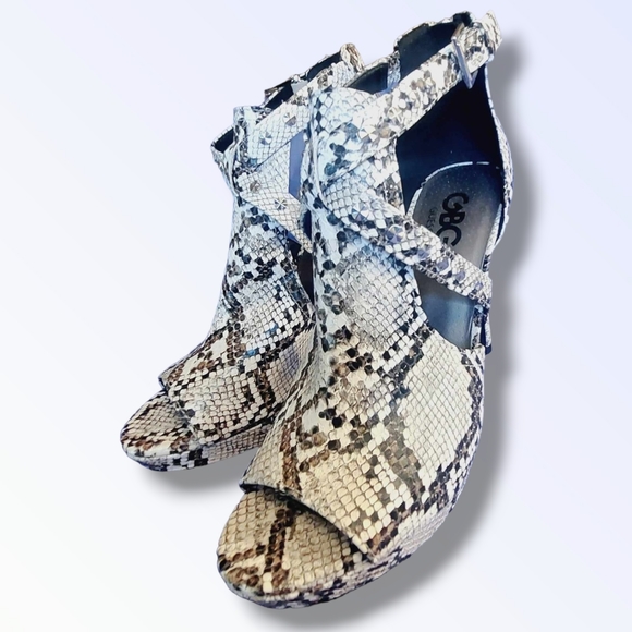 GBG by Guess | Platform Snakeskin Grey & White Heels | Size 7 | 4" Inches | - Picture 3 of 11